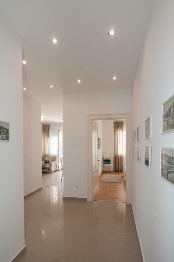 Iva, Centar Apartma
